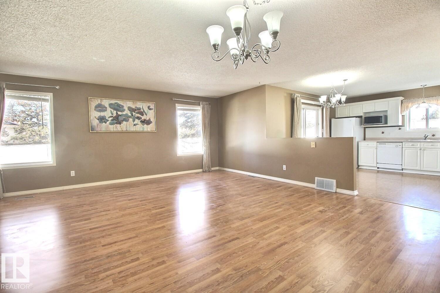 8146 27 Av Nw, Edmonton, Alberta  T6K 4C9 - Photo 10 - E4483923