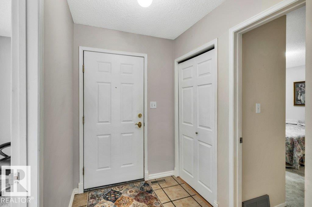 8146 27 Av Nw, Edmonton, Alberta  T6K 4C9 - Photo 4 - E4483923