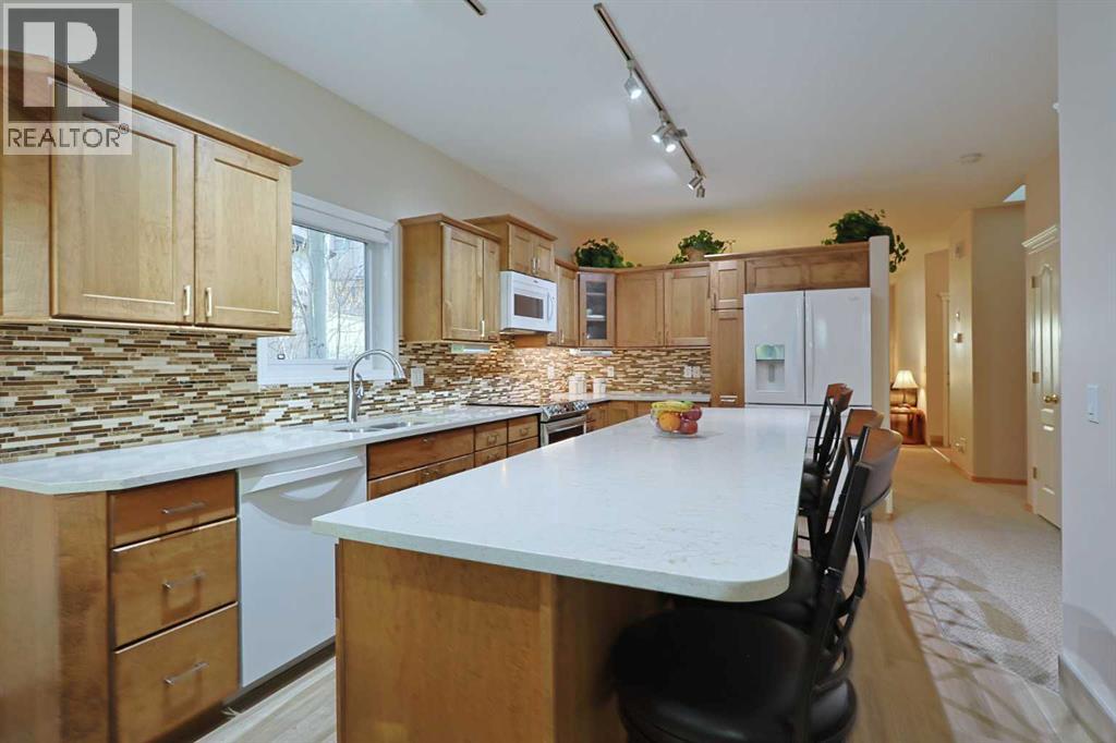 13 Scimitar Heath NW, Calgary, Alberta  T3L 2E1 - Photo 3 - A2300215