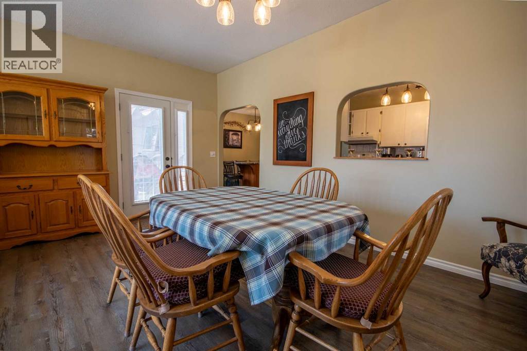 209 2 Street NE, Sundre, Alberta  T0M 1X0 - Photo 13 - A2305673