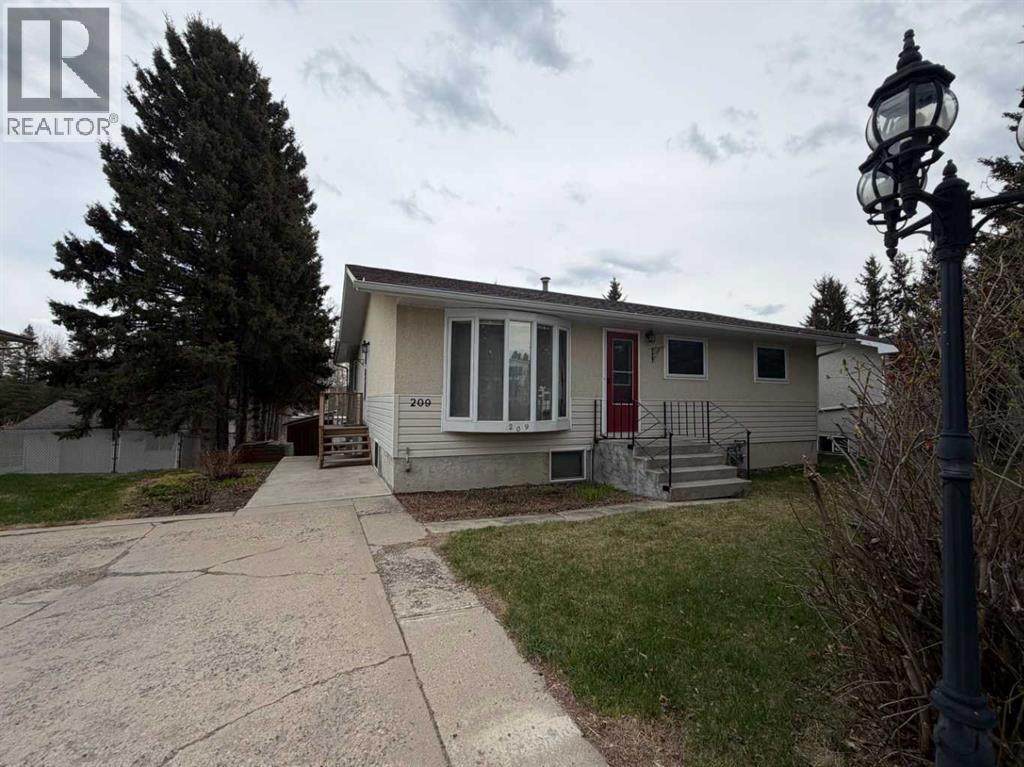 209 2 Street NE, Sundre, Alberta