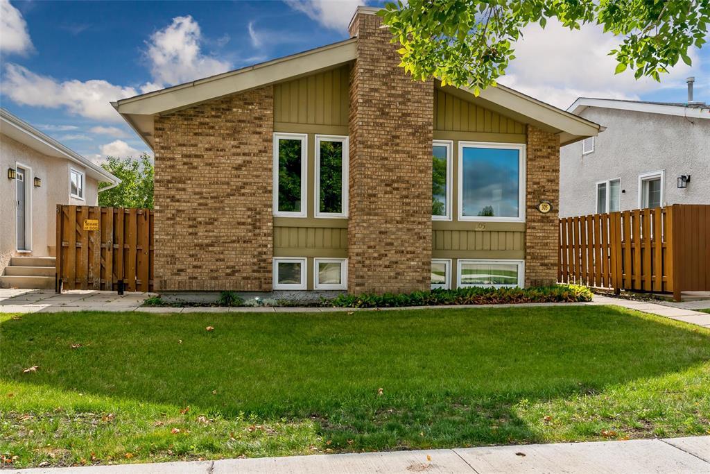 305 John Forsyth Road, Winnipeg, Manitoba  R2N 2N8 - Photo 0 - 202610714