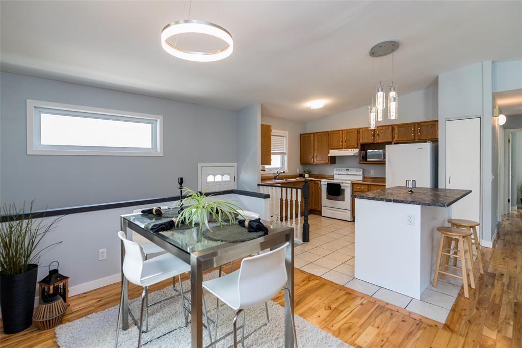 305 John Forsyth Road, Winnipeg, Manitoba  R2N 2N8 - Photo 10 - 202610714