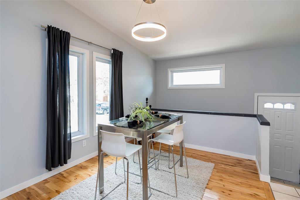 305 John Forsyth Road, Winnipeg, Manitoba  R2N 2N8 - Photo 11 - 202610714