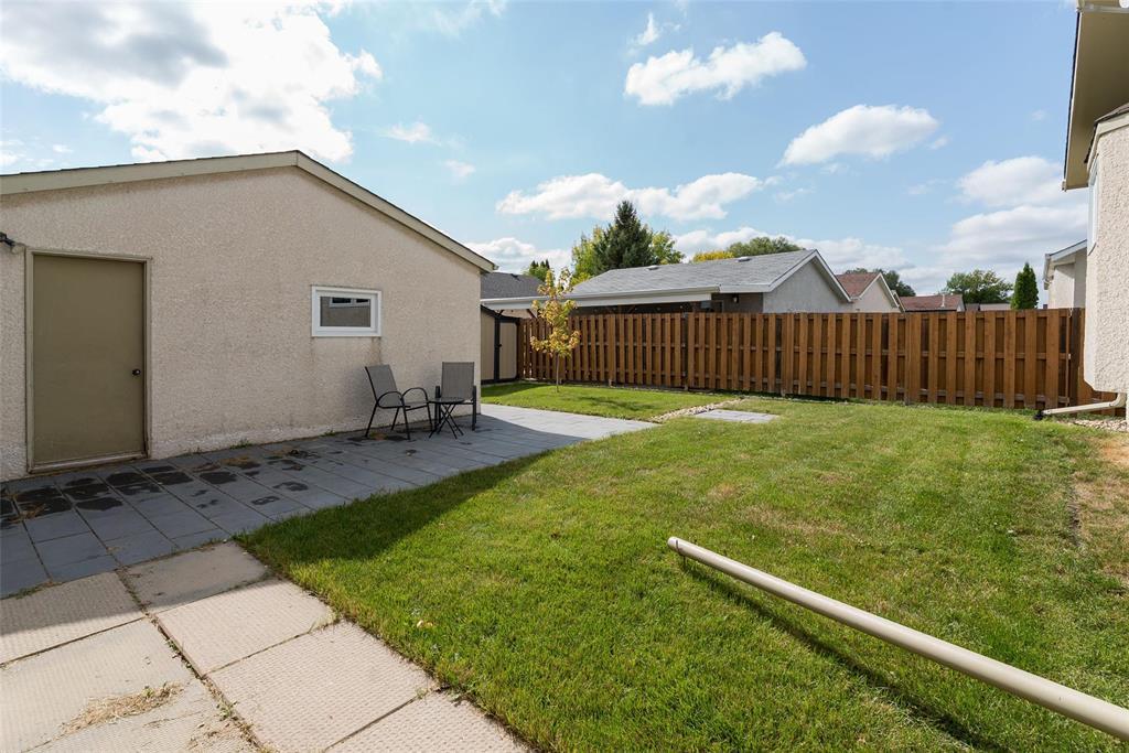 305 John Forsyth Road, Winnipeg, Manitoba  R2N 2N8 - Photo 32 - 202610714