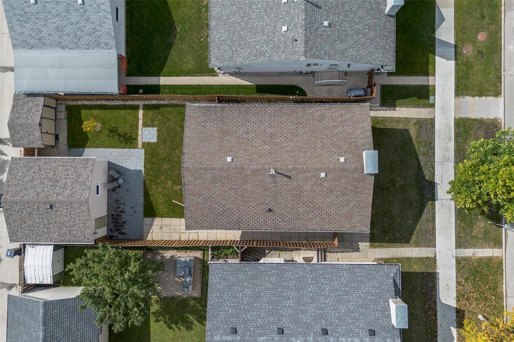 305 John Forsyth Road, Winnipeg, Manitoba  R2N 2N8 - Photo 37 - 202610714