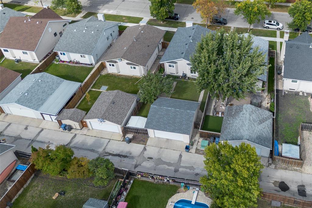 305 John Forsyth Road, Winnipeg, Manitoba  R2N 2N8 - Photo 39 - 202610714