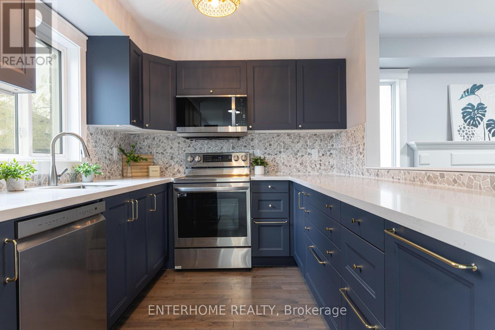 127 Birchwood Drive, Barrie (East Bayfield), Ontario  L4M 6X3 - Photo 4 - S13137248