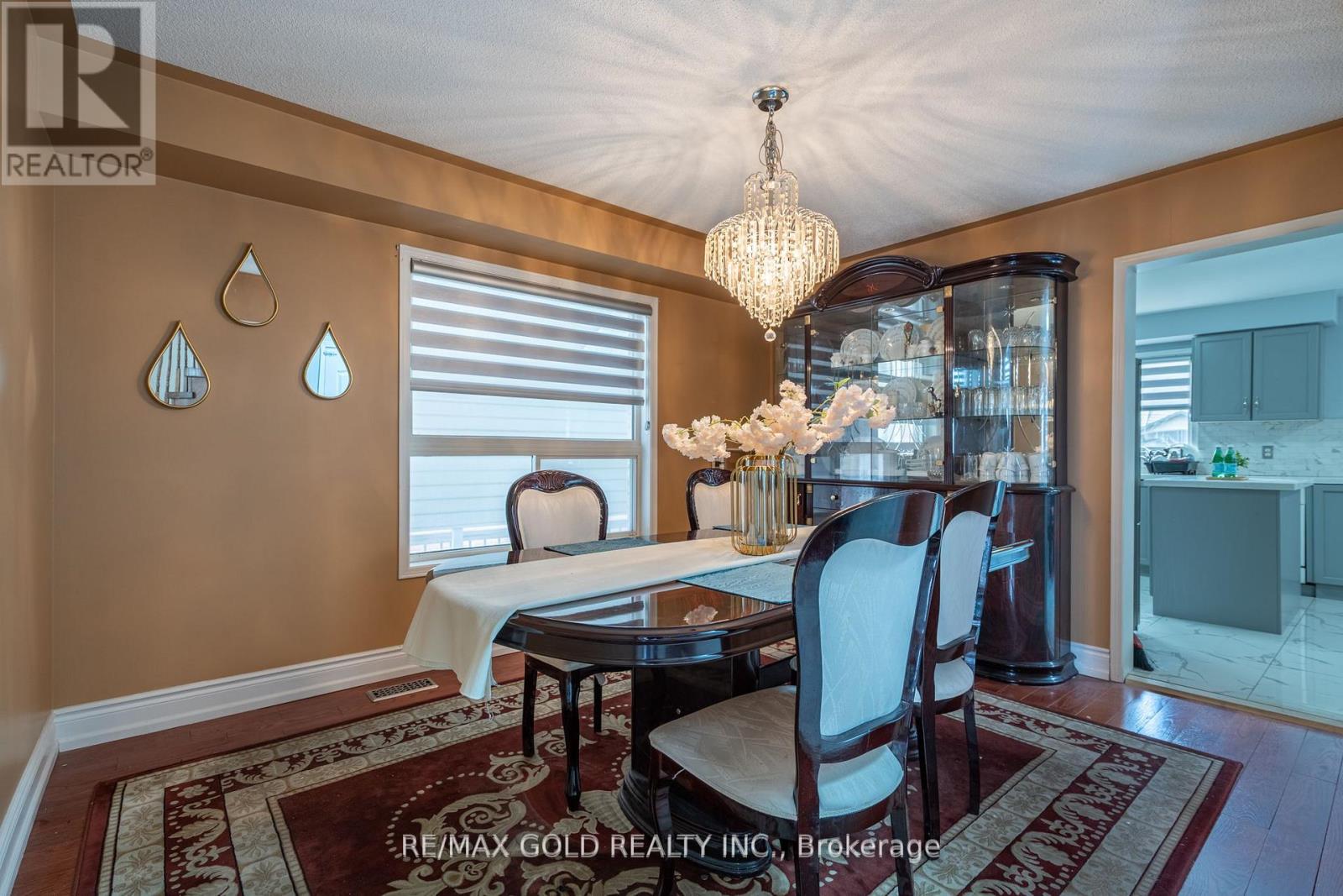 104 Sunny Meadow Boulevard, Brampton, Ontario  L6R 2C5 - Photo 10 - W13137236