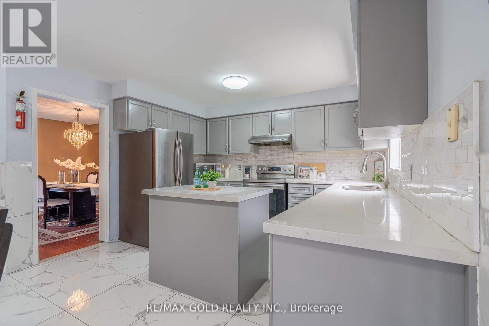 104 Sunny Meadow Boulevard, Brampton, Ontario  L6R 2C5 - Photo 19 - W13137236