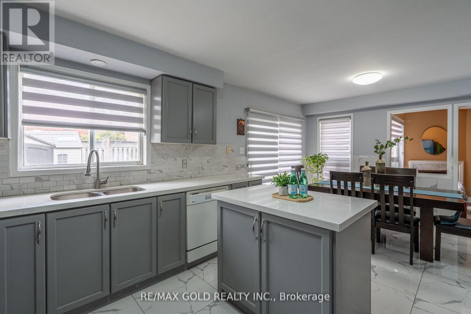 104 Sunny Meadow Boulevard, Brampton, Ontario  L6R 2C5 - Photo 20 - W13137236