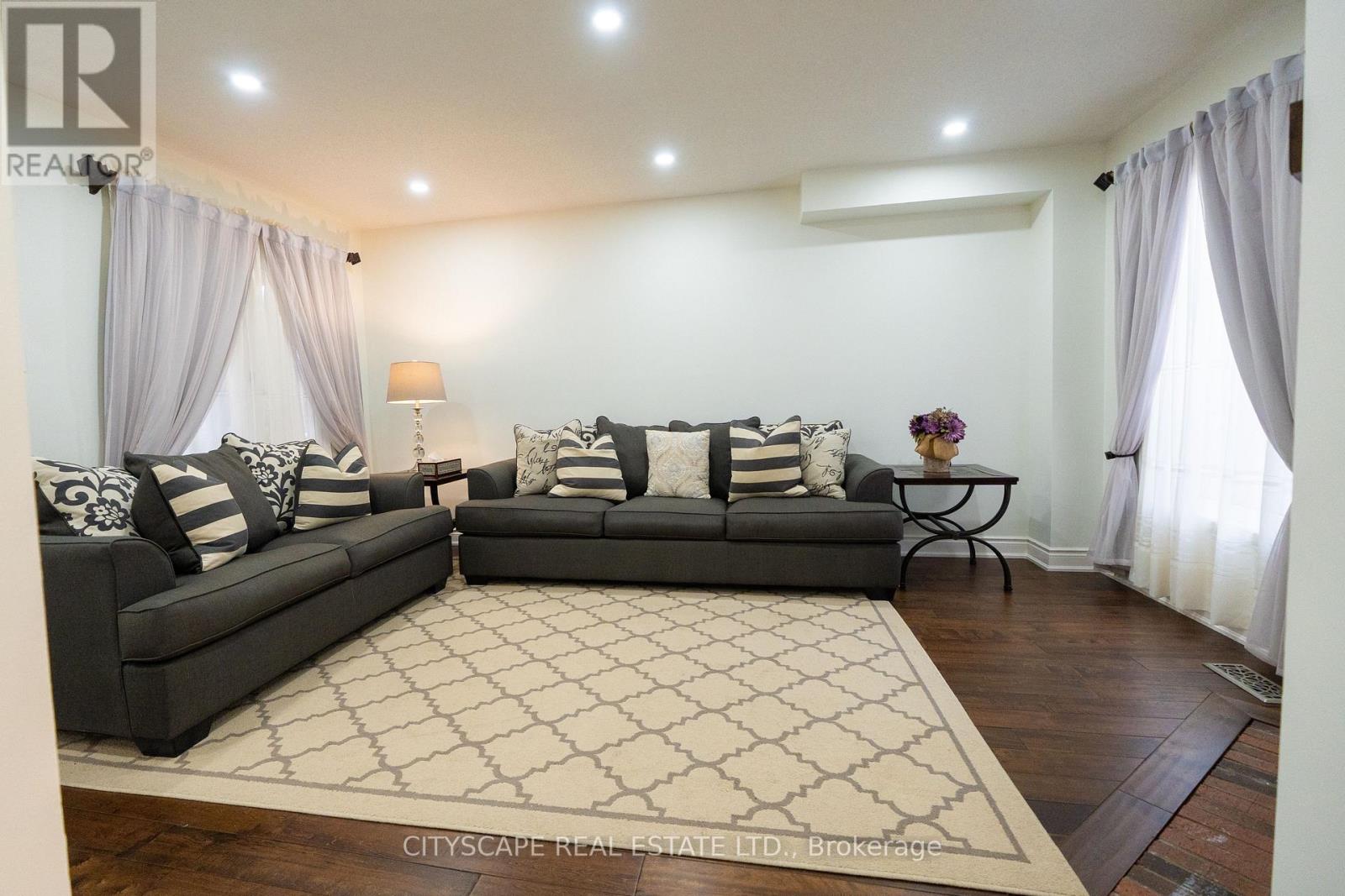 3912 Rushton Crescent, Mississauga, Ontario  L5L 4H4 - Photo 8 - W13137240
