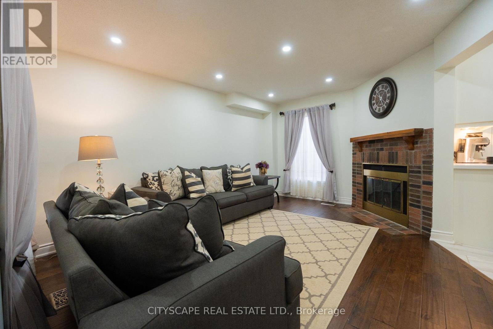 3912 Rushton Crescent, Mississauga, Ontario  L5L 4H4 - Photo 9 - W13137240