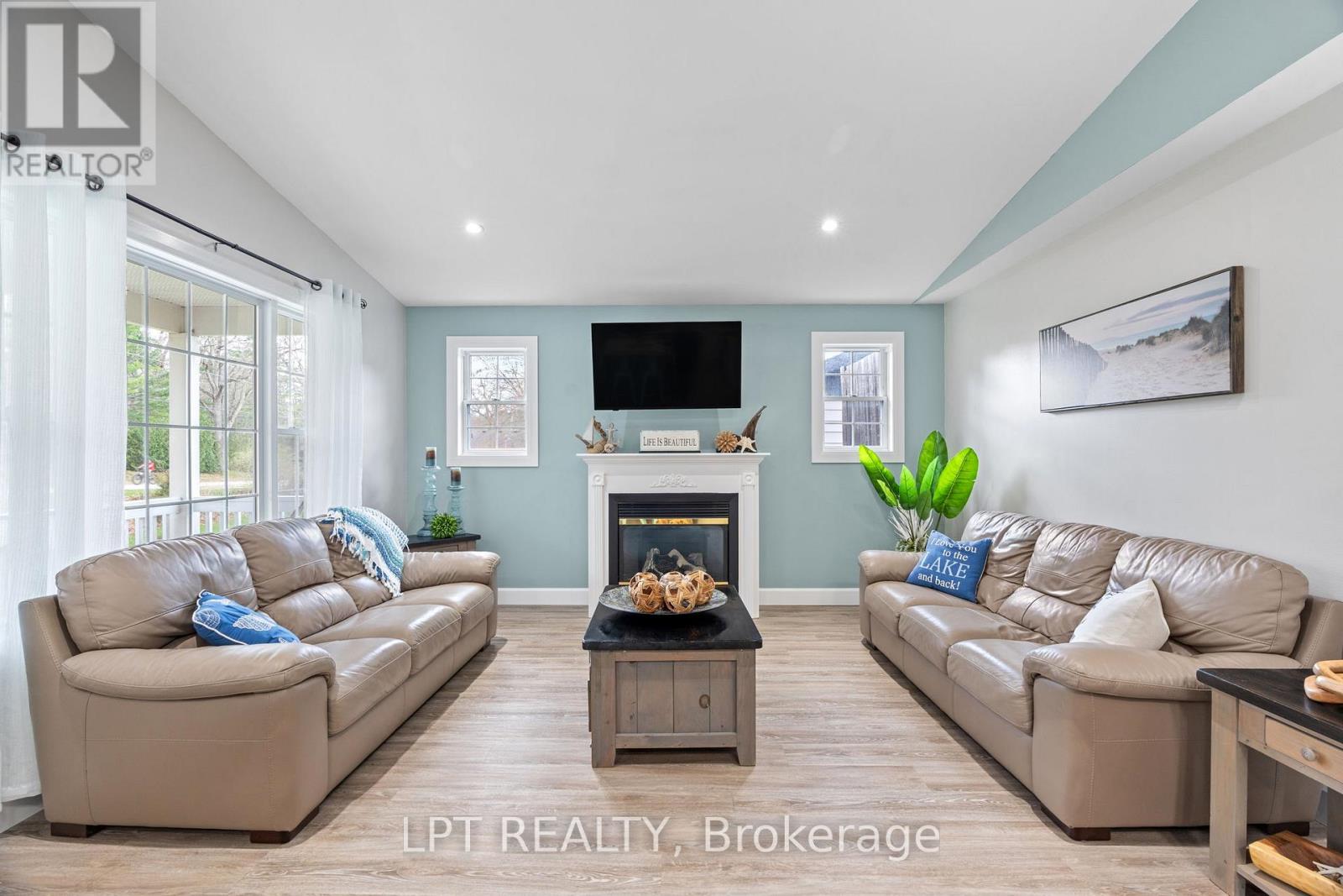 7652 Riverside Drive, Lambton Shores, Ontario  N0M 2L0 - Photo 11 - X13137284