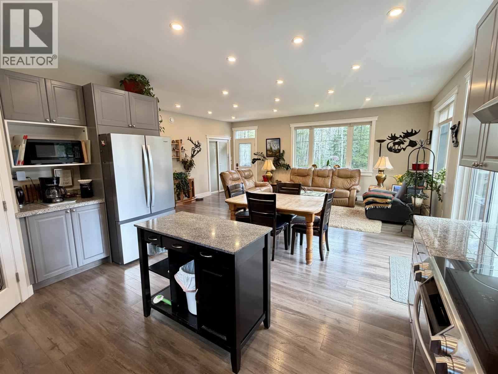 5665 W Meier Road, Cluculz Lake, British Columbia  V0J 3A3 - Photo 11 - R3124399