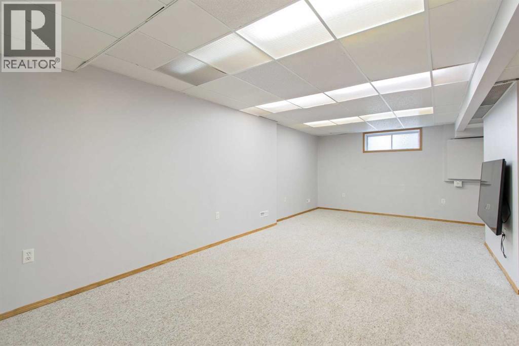40 Mt Assiniboine Circle Se, Calgary, Alberta  T2Z 2N8 - Photo 37 - A2310951