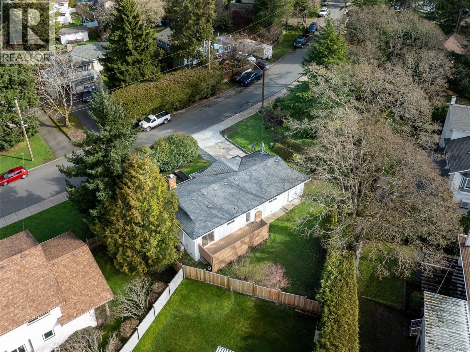 4285 Caen Rd, Saanich, British Columbia  V8X 3S5 - Photo 37 - 1036995