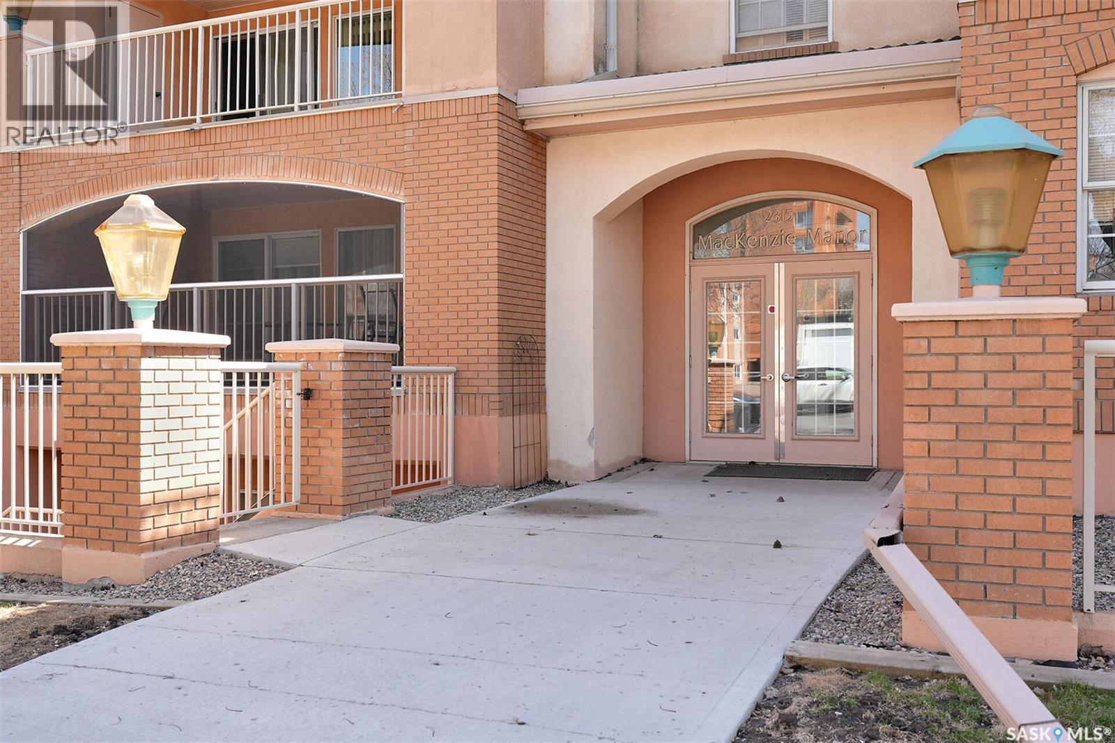 201 2315 Cornwall Street, Regina, Saskatchewan  S4P 2L4 - Photo 1 - SK036032