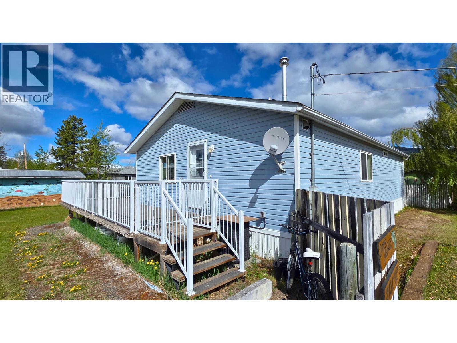 2131 Winter Avenue, Houston, British Columbia  V0J 1Z2 - Photo 2 - R3124164