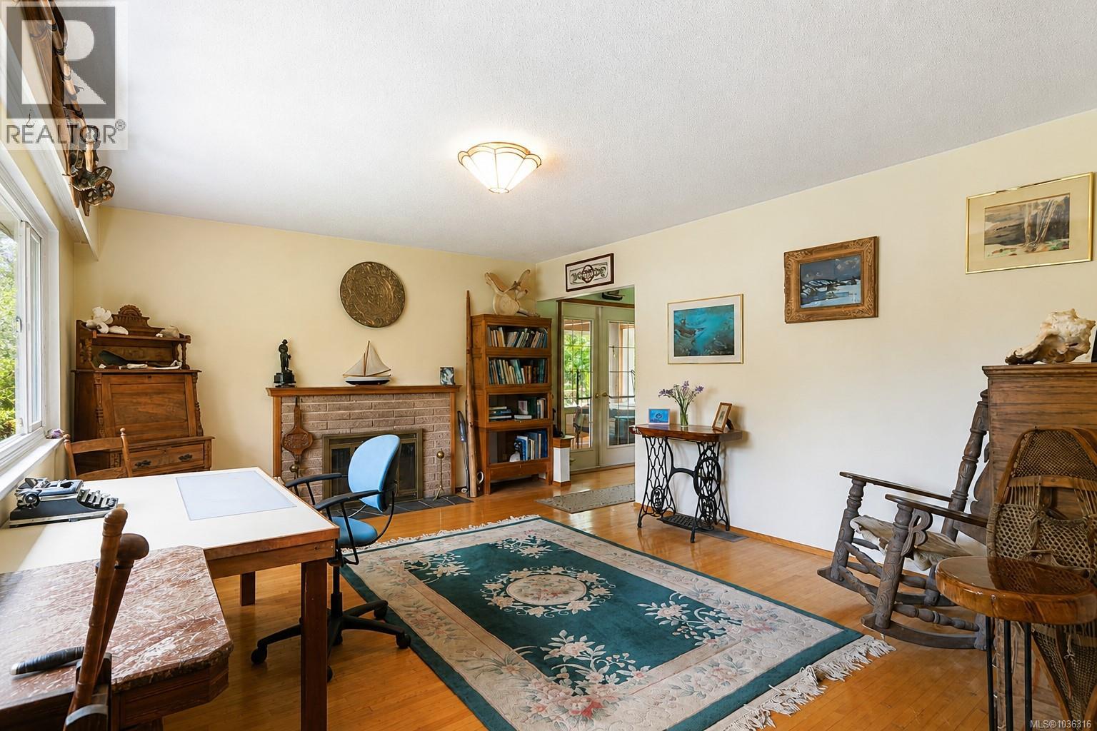 1742 Christmas Ave, Saanich, British Columbia  V8P 2X8 - Photo 7 - 1036316