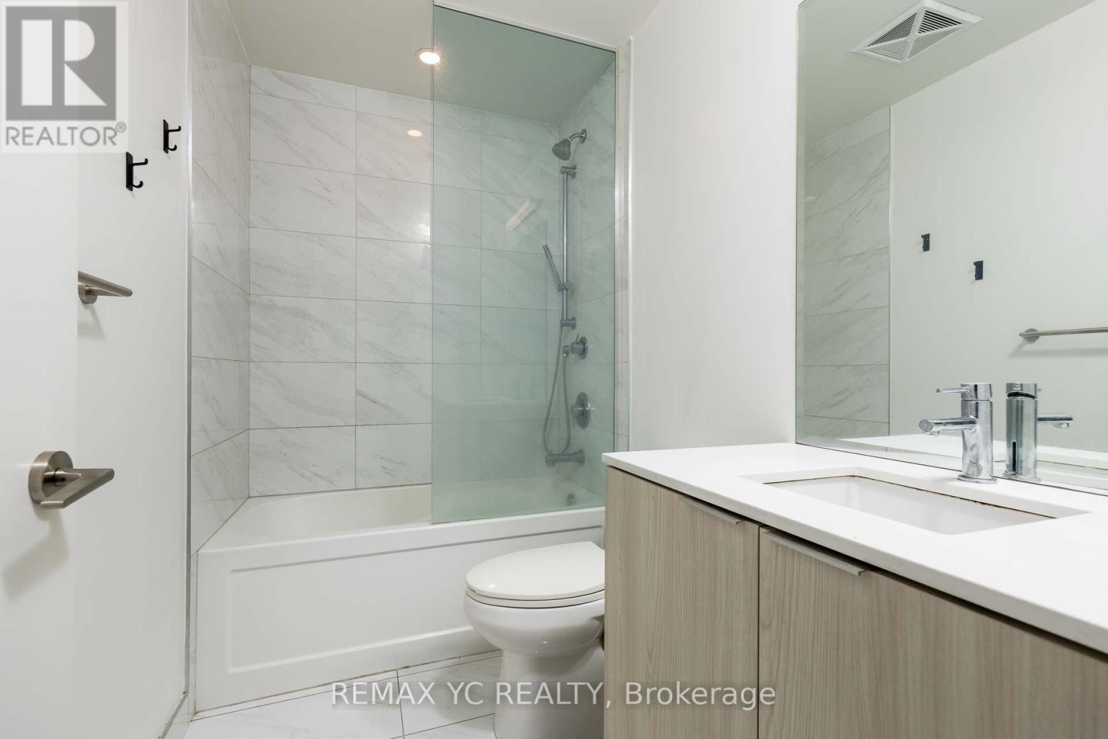 1302 - 15 Queens Quay E, Toronto, Ontario  M5E 0C5 - Photo 12 - C13137352