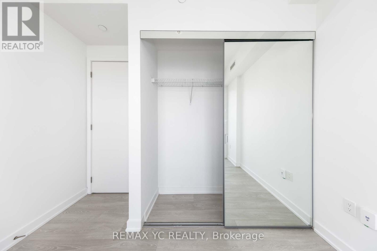 1302 - 15 Queens Quay E, Toronto, Ontario  M5E 0C5 - Photo 15 - C13137352