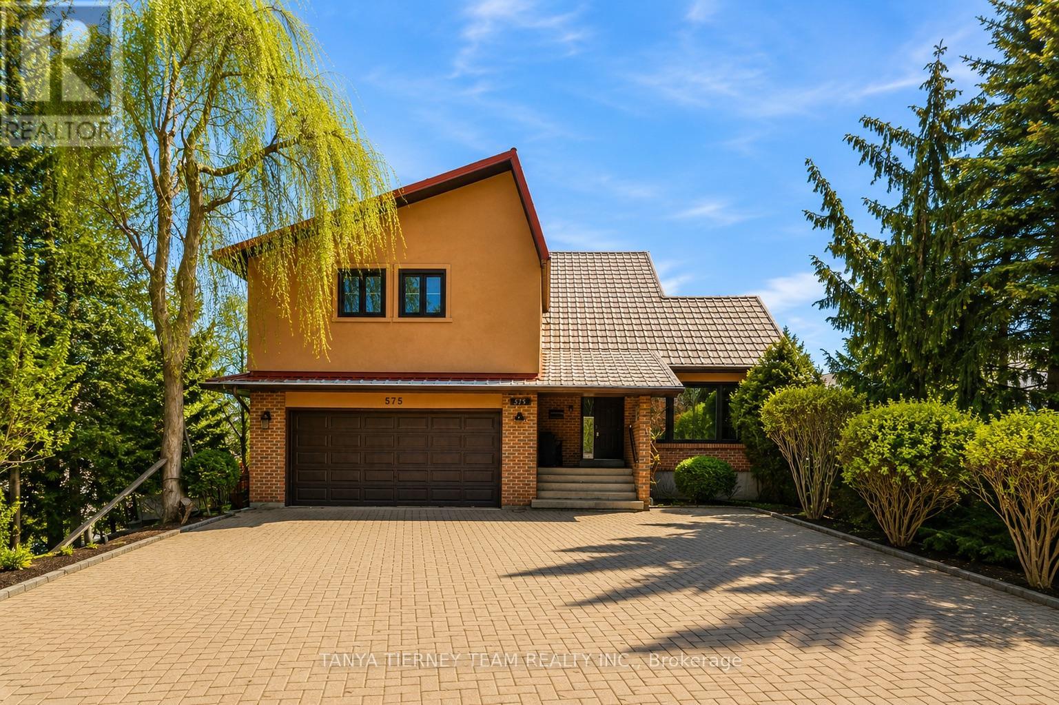 575 PARK CRESCENT, Pickering, Ontario