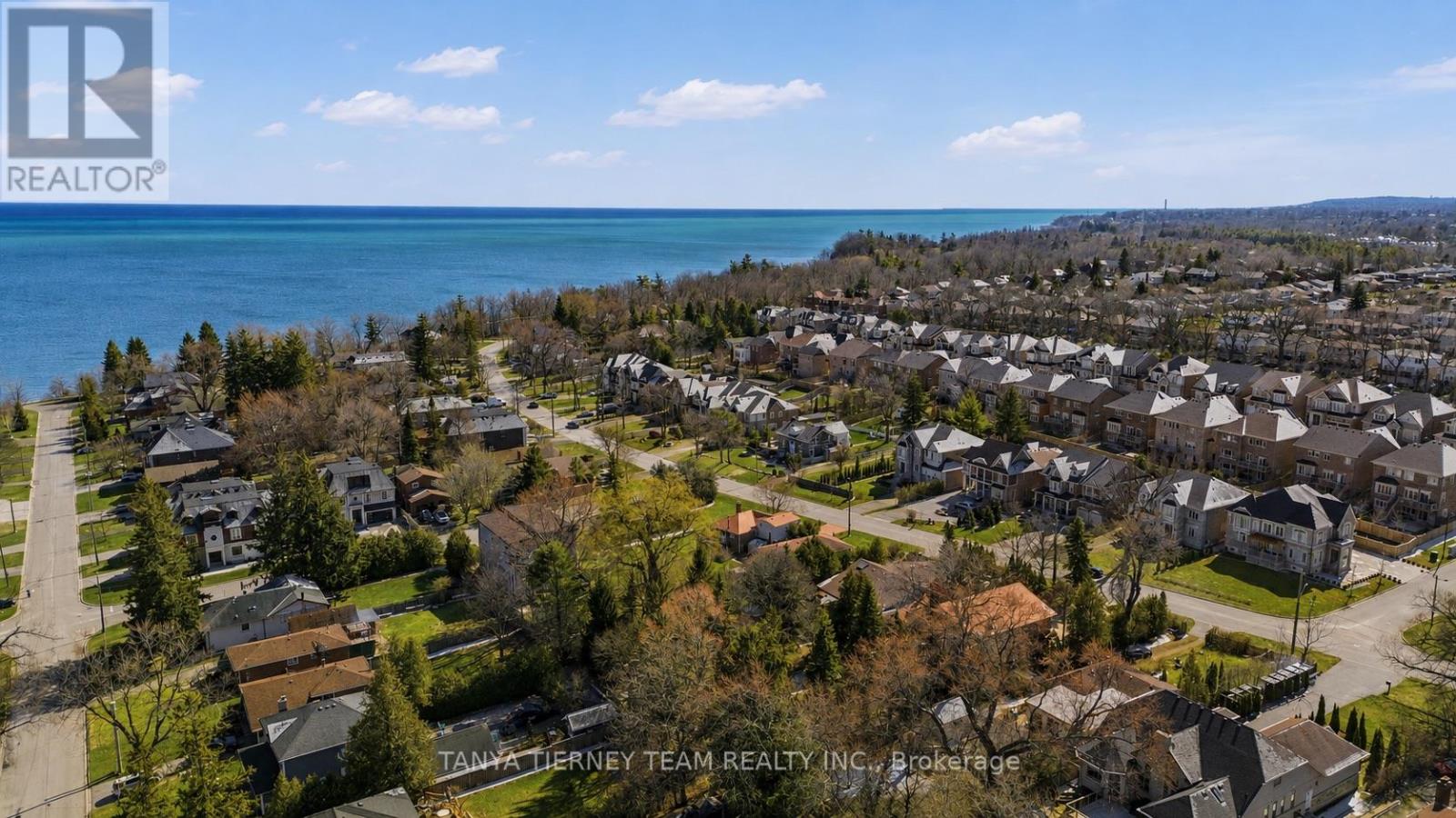 575 Park Crescent, Pickering, Ontario  L1W 2E1 - Photo 2 - E13137384