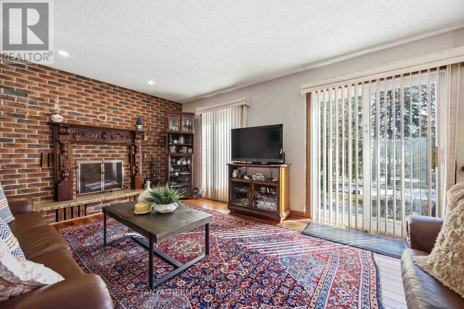 575 Park Crescent, Pickering, Ontario  L1W 2E1 - Photo 24 - E13137384