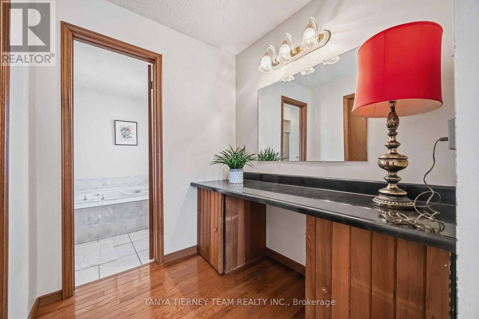 575 Park Crescent, Pickering, Ontario  L1W 2E1 - Photo 30 - E13137384