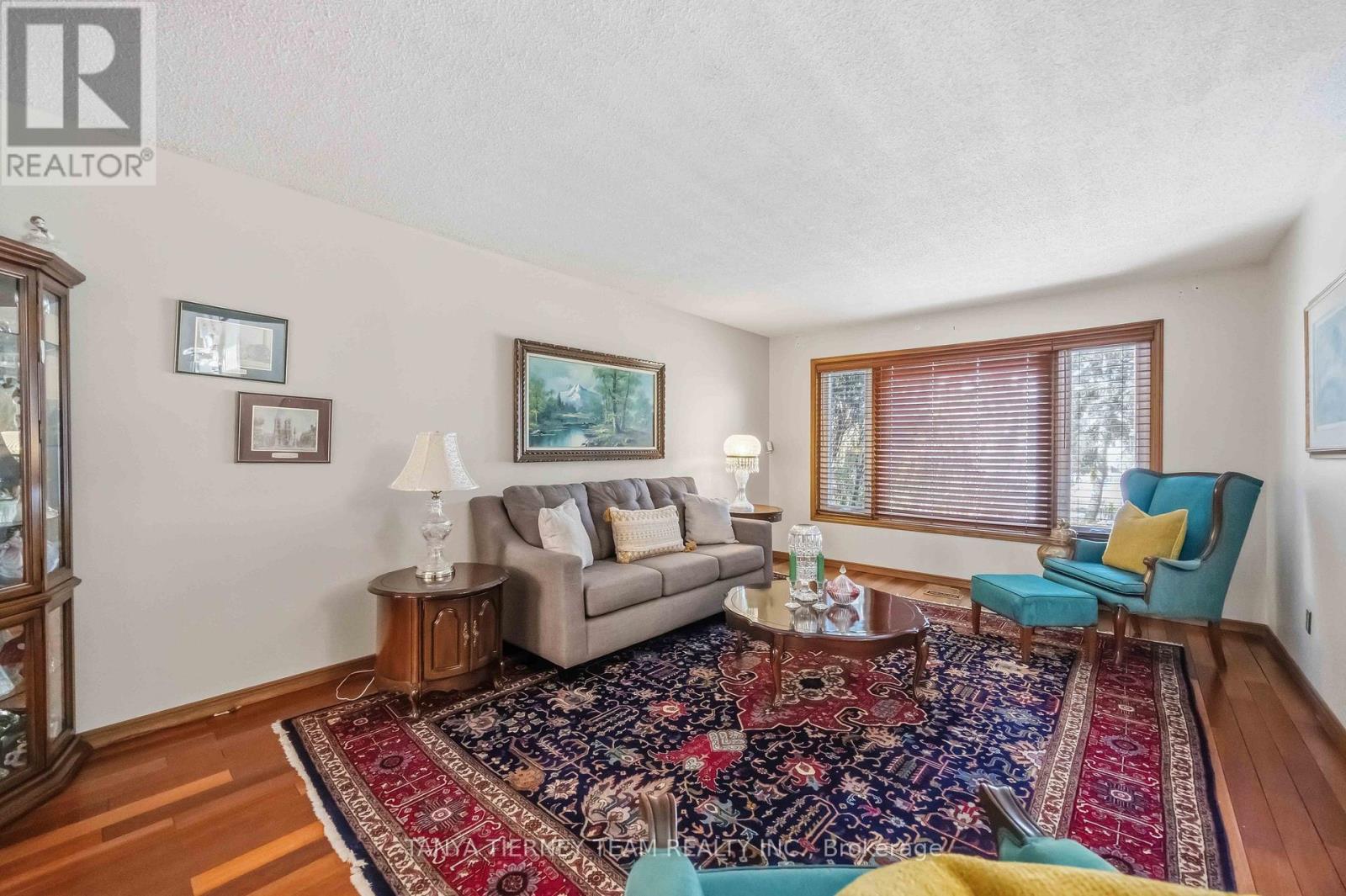 575 Park Crescent, Pickering, Ontario  L1W 2E1 - Photo 5 - E13137384