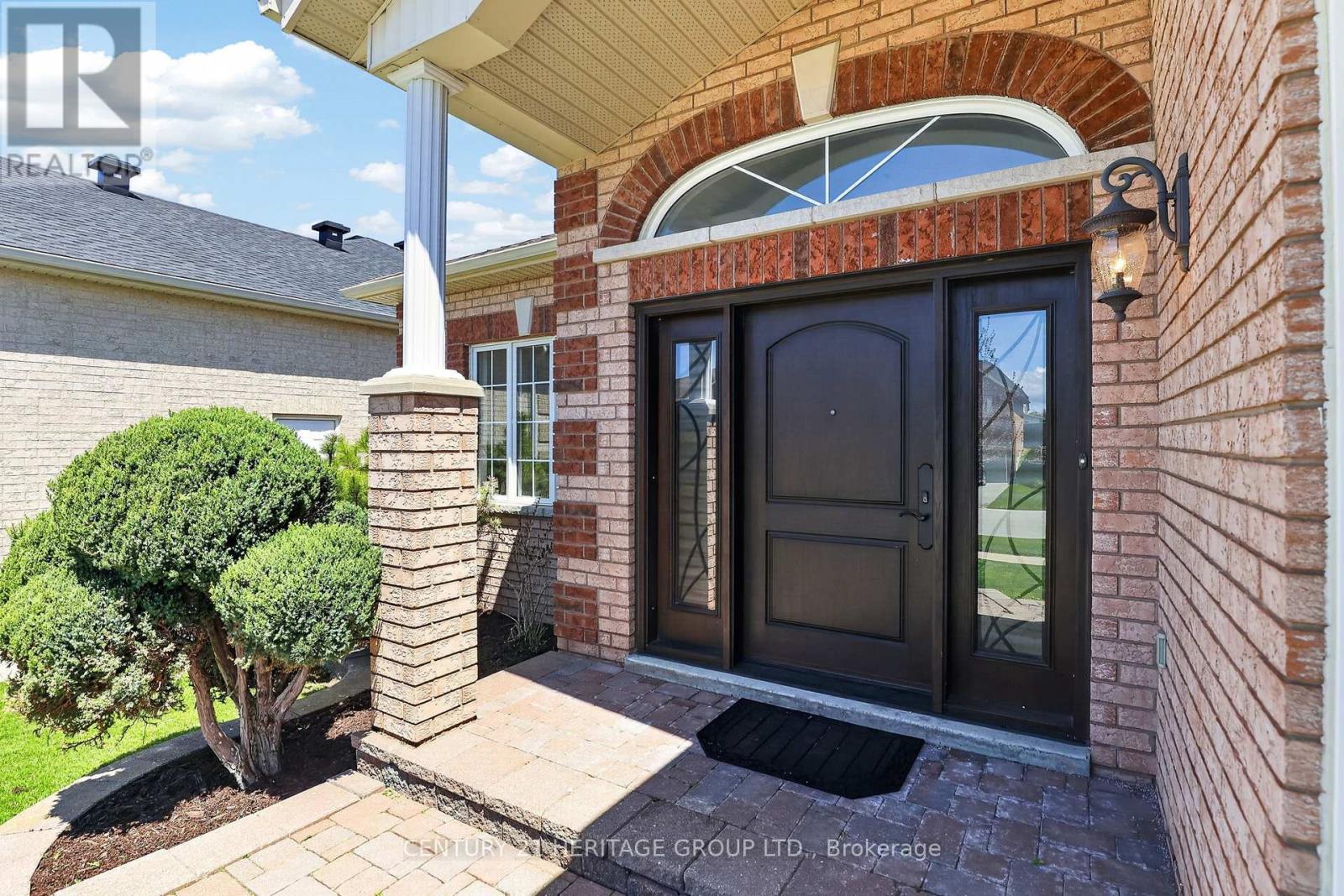 58 Saint Avenue, Bradford West Gwillimbury, Ontario  L3Z 3H7 - Photo 10 - N13137344