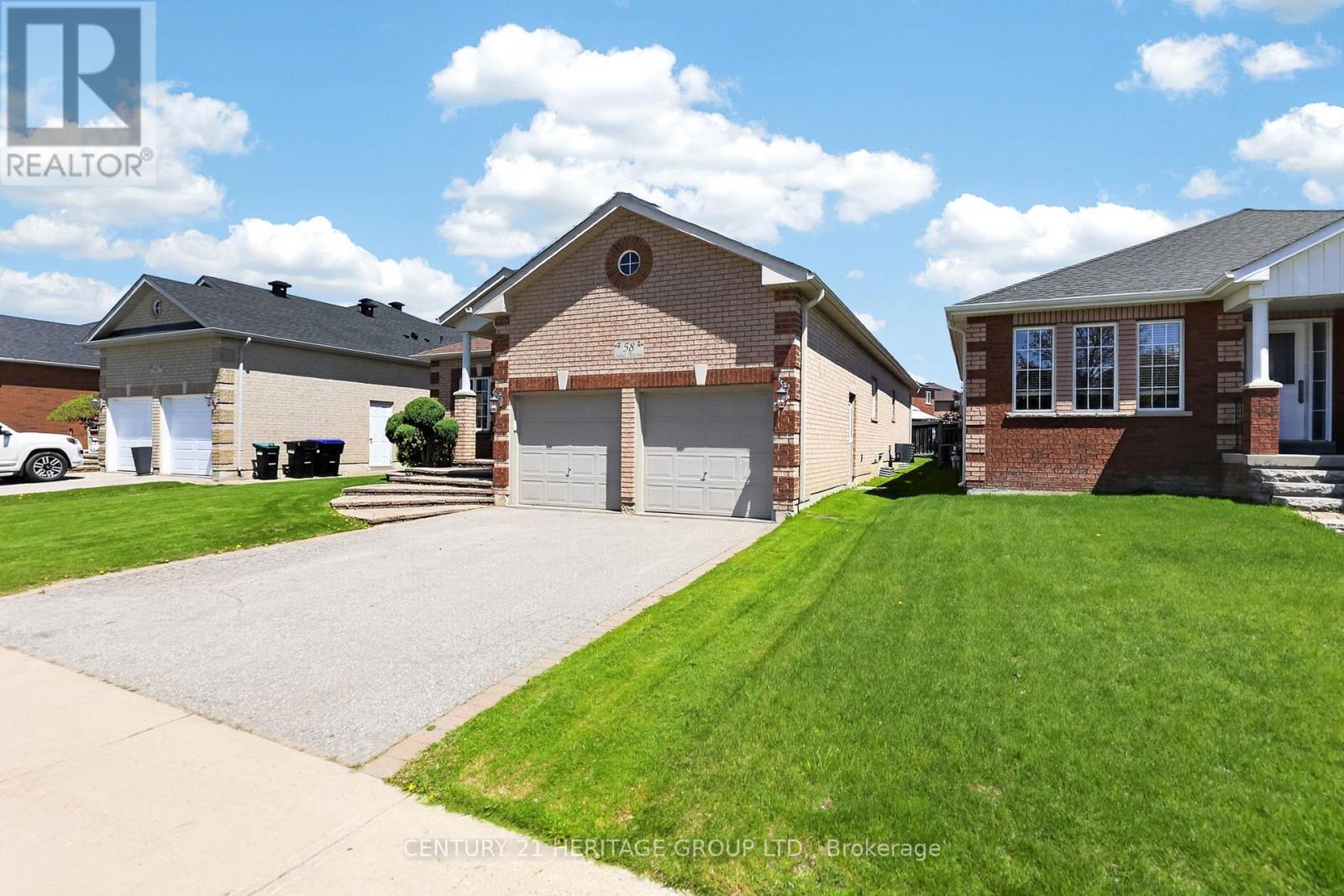 58 Saint Avenue, Bradford West Gwillimbury, Ontario  L3Z 3H7 - Photo 3 - N13137344