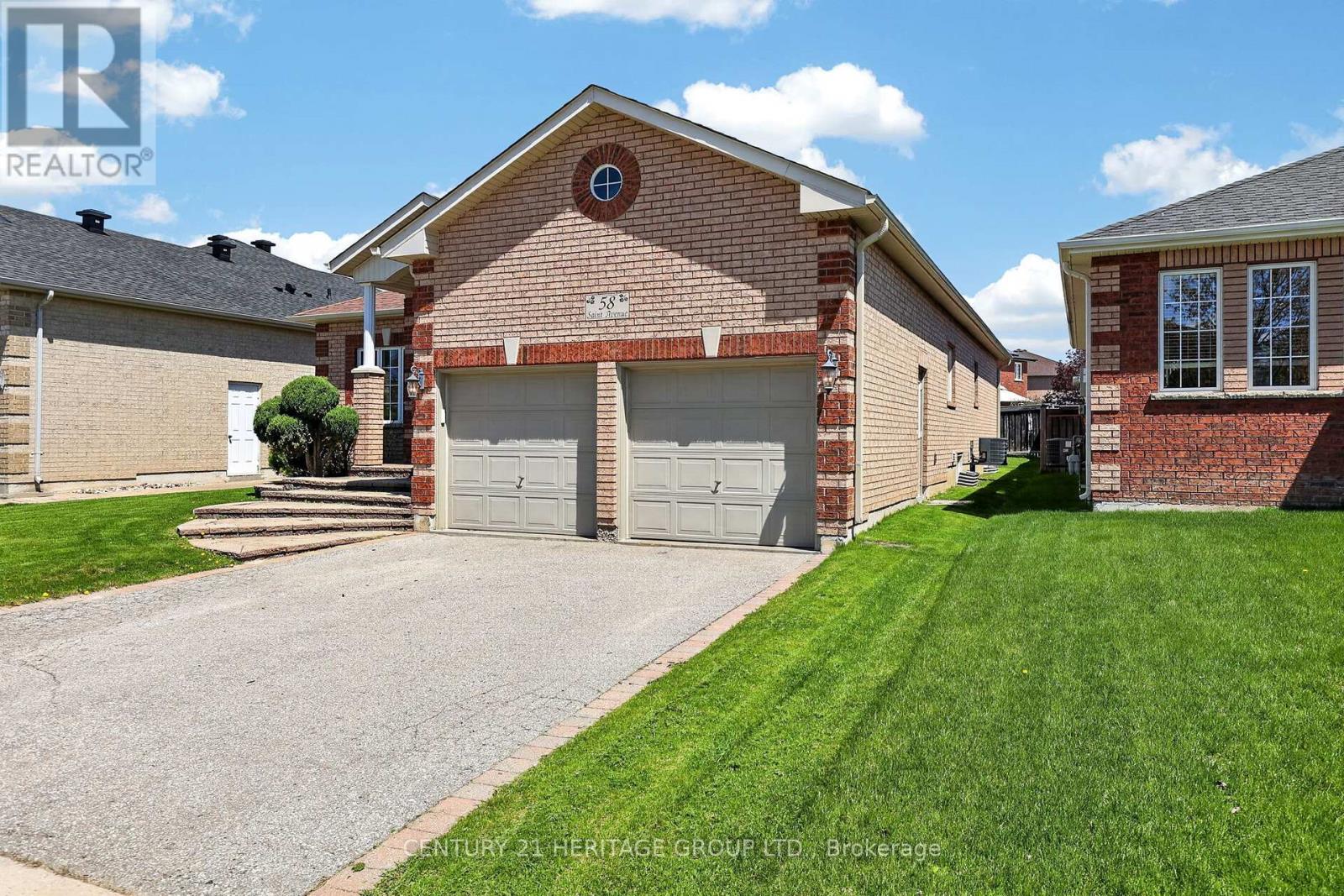 58 Saint Avenue, Bradford West Gwillimbury, Ontario  L3Z 3H7 - Photo 4 - N13137344