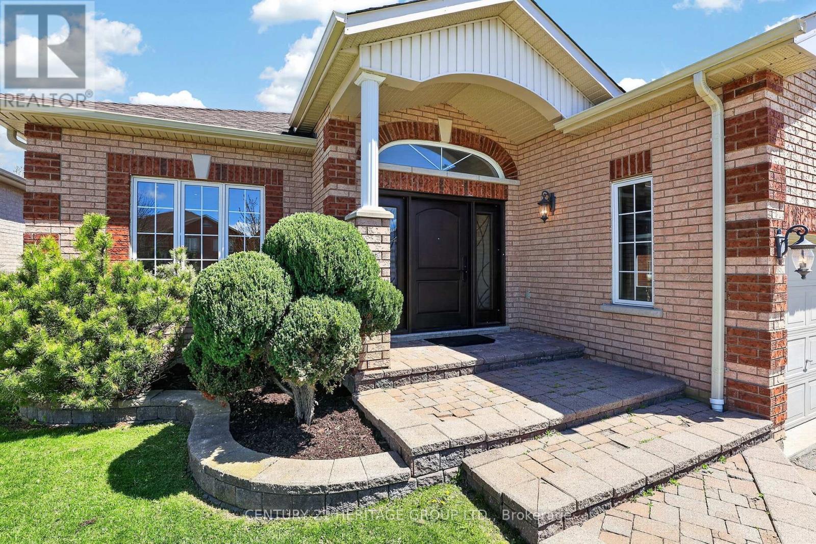 58 Saint Avenue, Bradford West Gwillimbury, Ontario  L3Z 3H7 - Photo 6 - N13137344