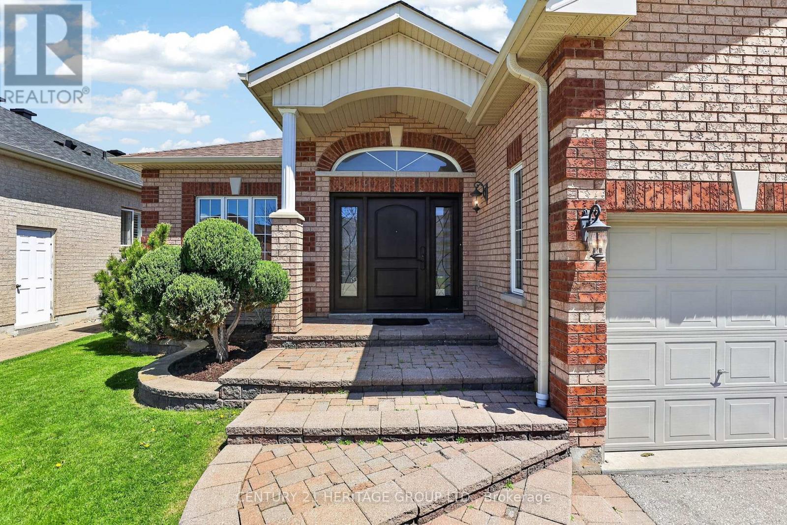 58 Saint Avenue, Bradford West Gwillimbury, Ontario  L3Z 3H7 - Photo 7 - N13137344