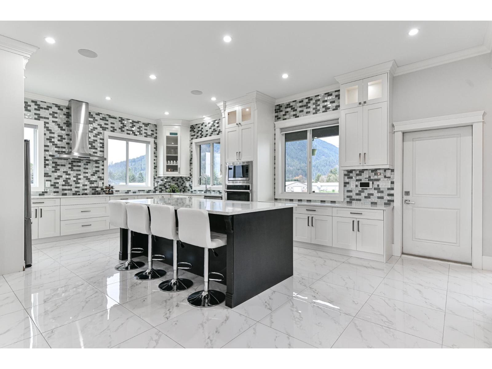 8528 Sylvester Road, Mission, British Columbia  V2V 7K6 - Photo 11 - R3123296