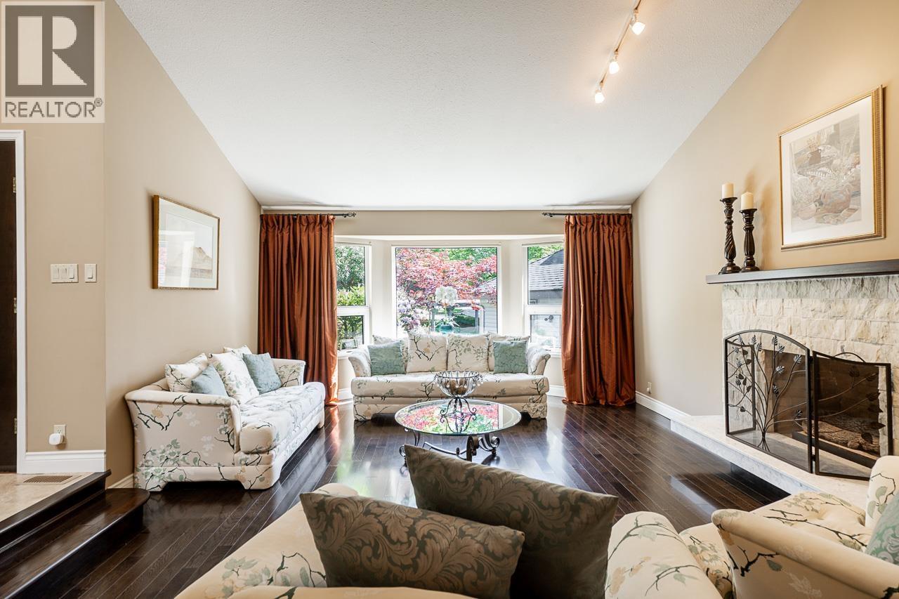 7460 Burnham Court, Burnaby, British Columbia  V5A 4M7 - Photo 5 - R3124366