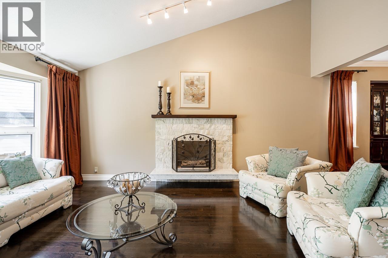7460 Burnham Court, Burnaby, British Columbia  V5A 4M7 - Photo 4 - R3124366