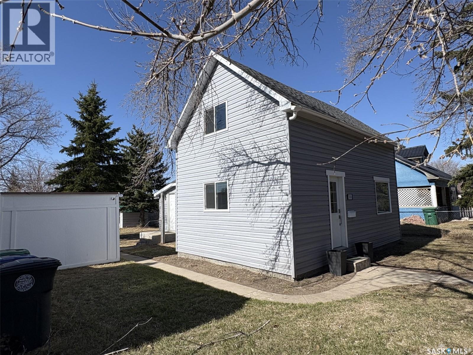 304 5th Avenue E, Biggar, Saskatchewan  S0K 0M0 - Photo 1 - SK025374
