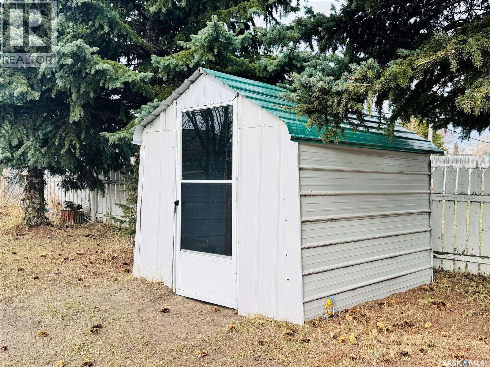 304 5th Avenue E, Biggar, Saskatchewan  S0K 0M0 - Photo 39 - SK025374
