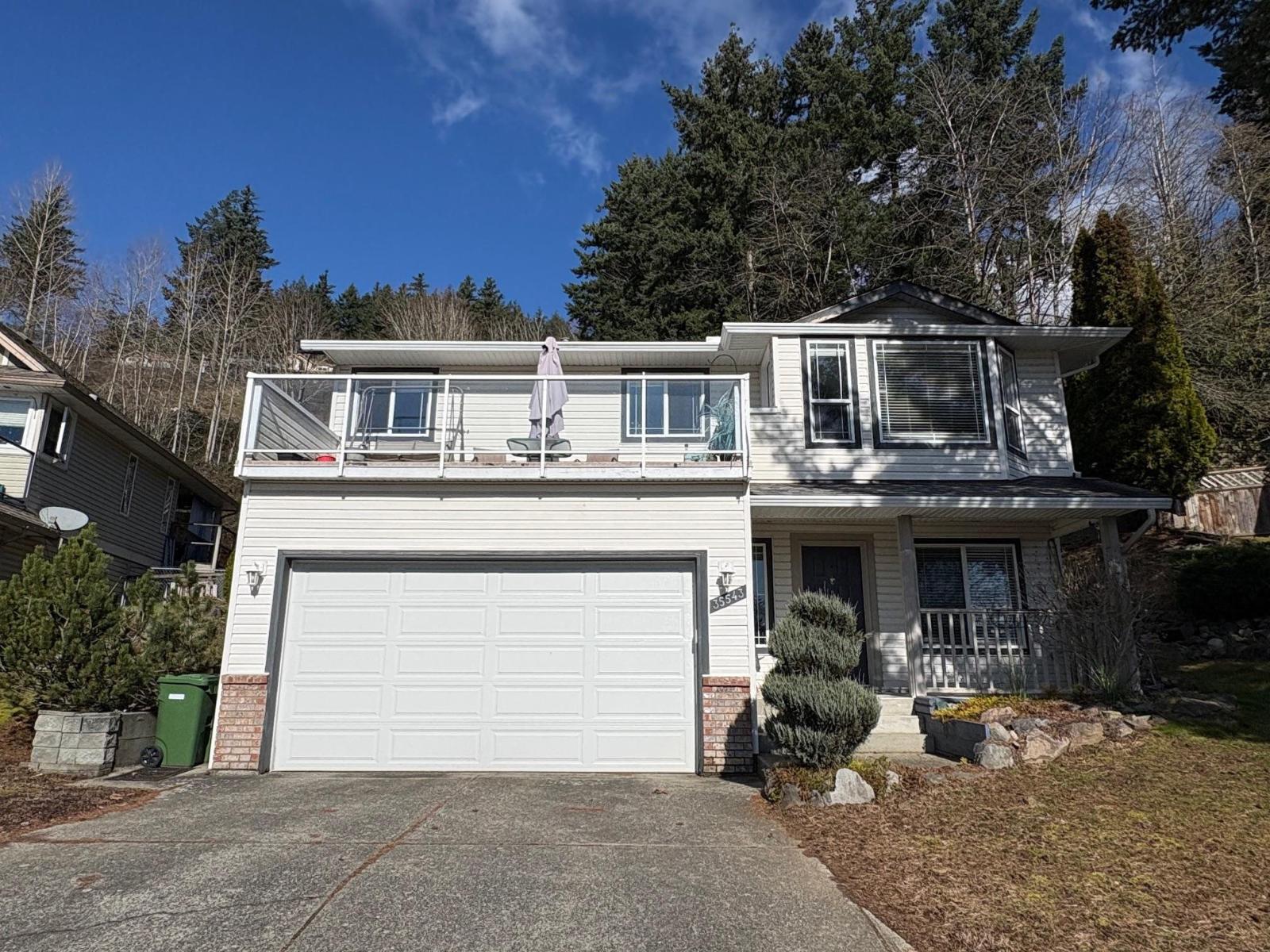 35543 Dina Place, Abbotsford, British Columbia  V3G 1L7 - Photo 1 - R3124395