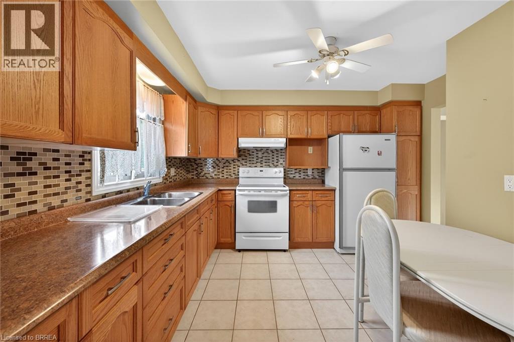 111 Memorial Drive, Brantford, Ontario  N3R 5S4 - Photo 17 - 40829734
