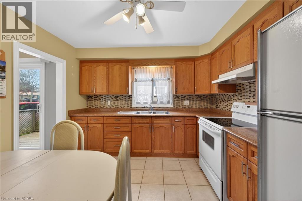 111 Memorial Drive, Brantford, Ontario  N3R 5S4 - Photo 18 - 40829734