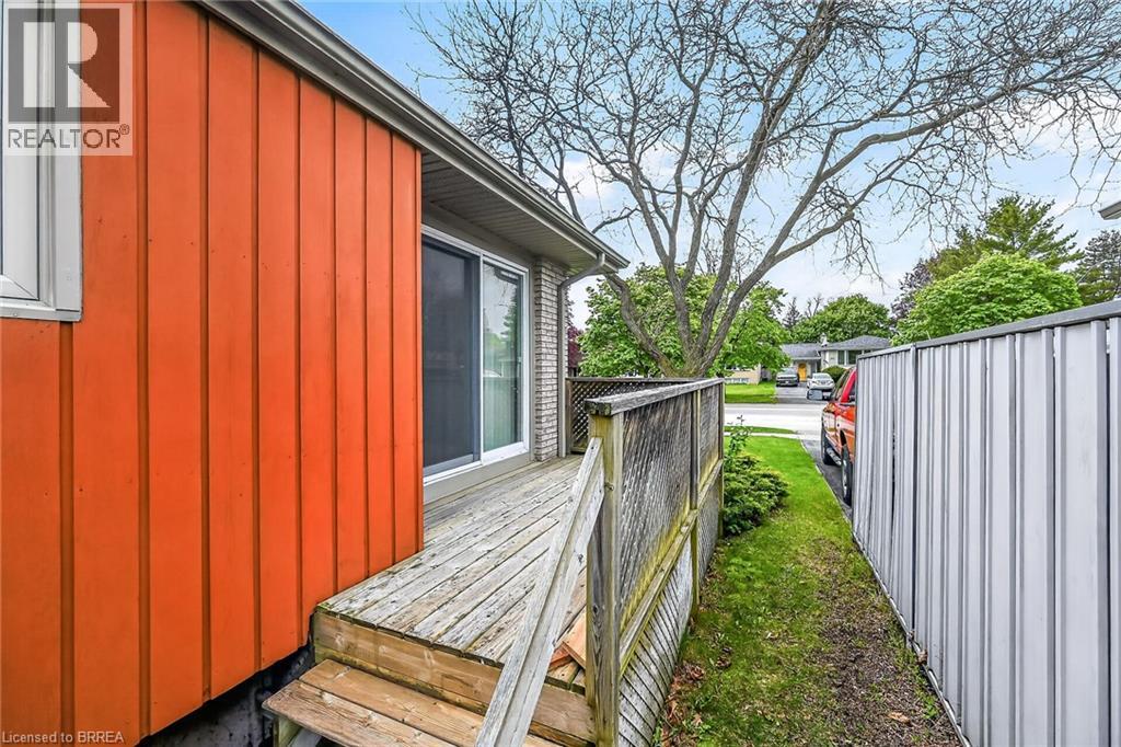 111 Memorial Drive, Brantford, Ontario  N3R 5S4 - Photo 46 - 40829734