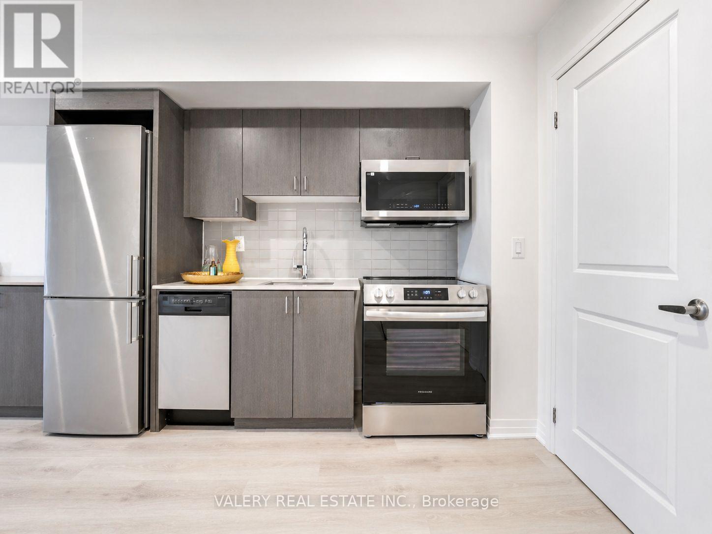 1 - 183 William Duncan Road S, Toronto, Ontario  M3K 0B7 - Photo 7 - W13137272