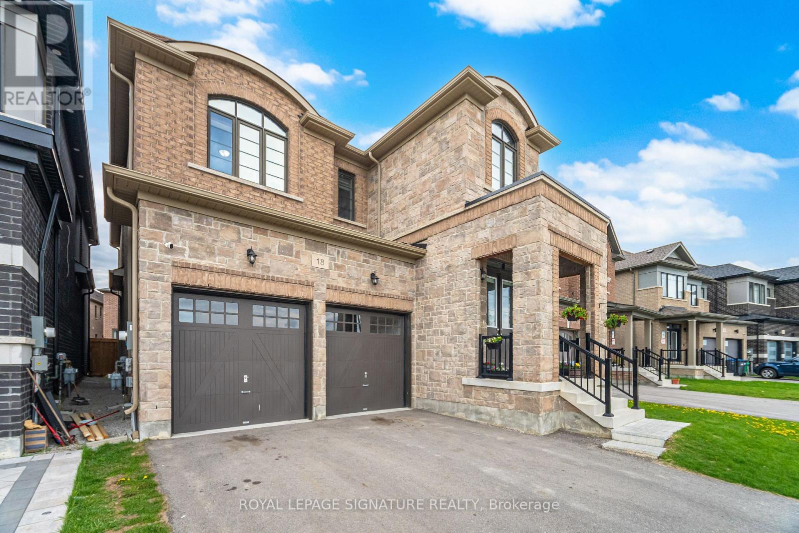 18 Tweedhill Avenue, Caledon, Ontario L7C 4K5 - Photo 2 - W13137316
