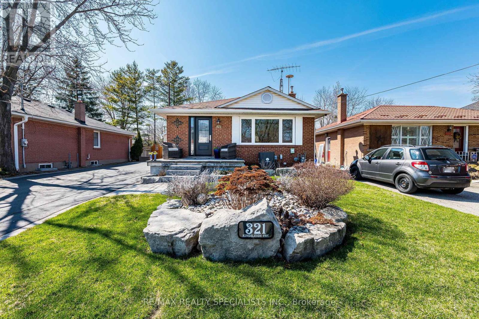 321 KINGSLEIGH COURT, Milton, Ontario