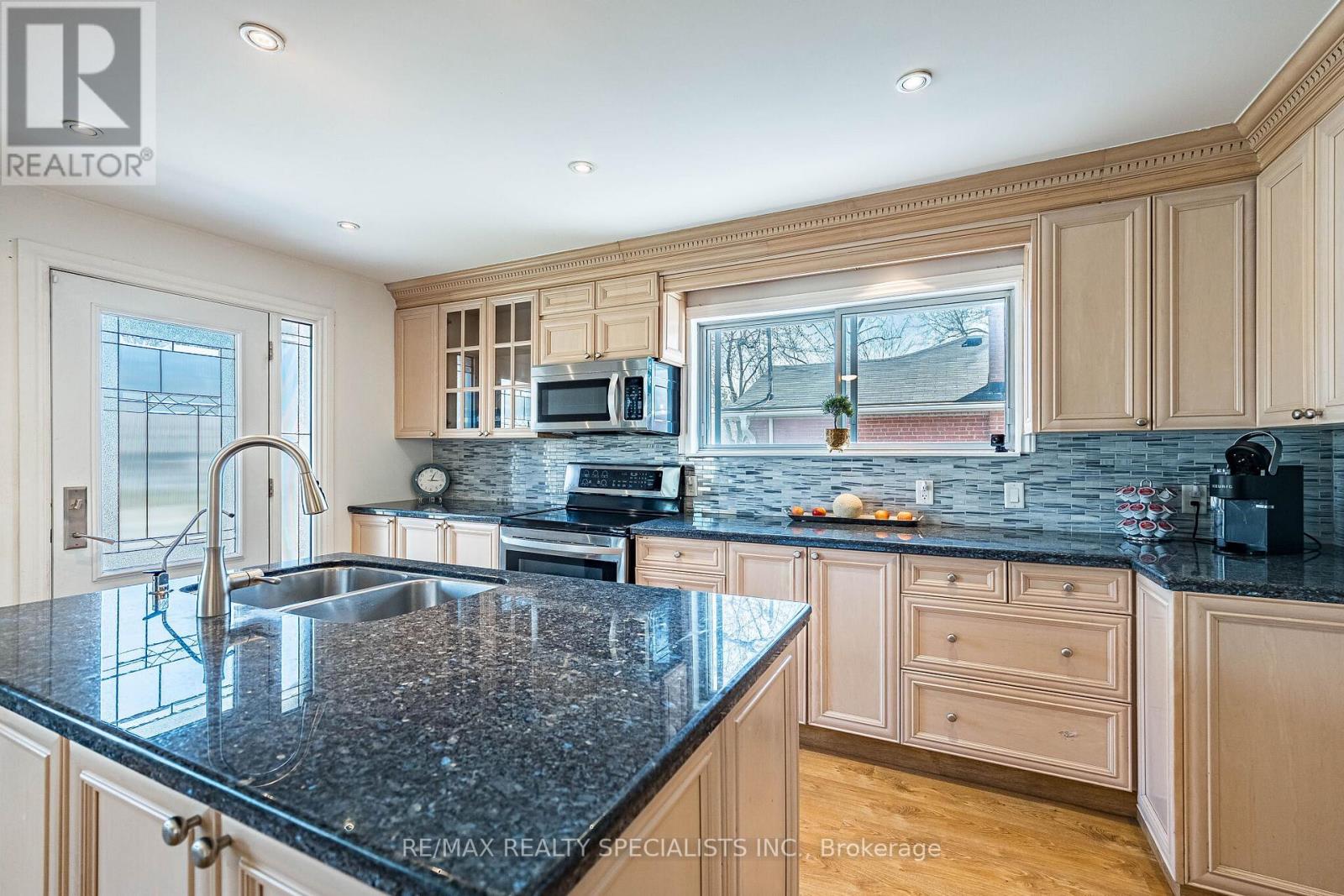 321 Kingsleigh Court, Milton, Ontario  L9T 1X6 - Photo 19 - W13137324