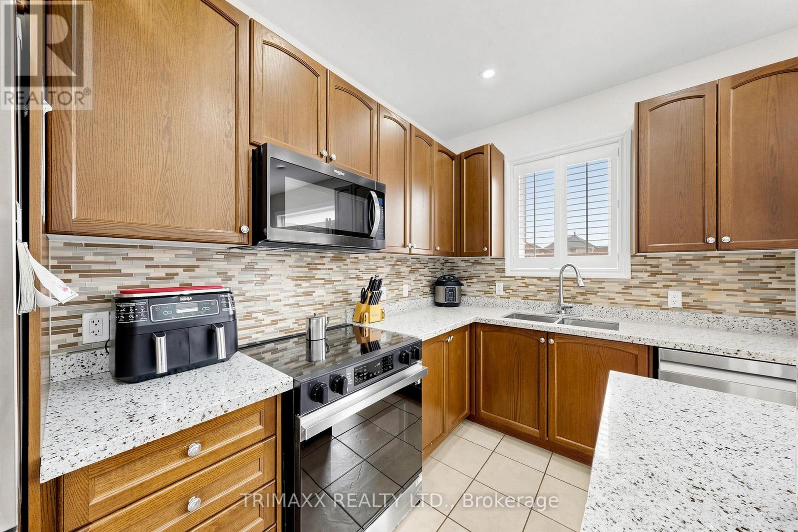 30 Learmont Avenue, Caledon, Ontario  L7C 3N3 - Photo 19 - W13137326